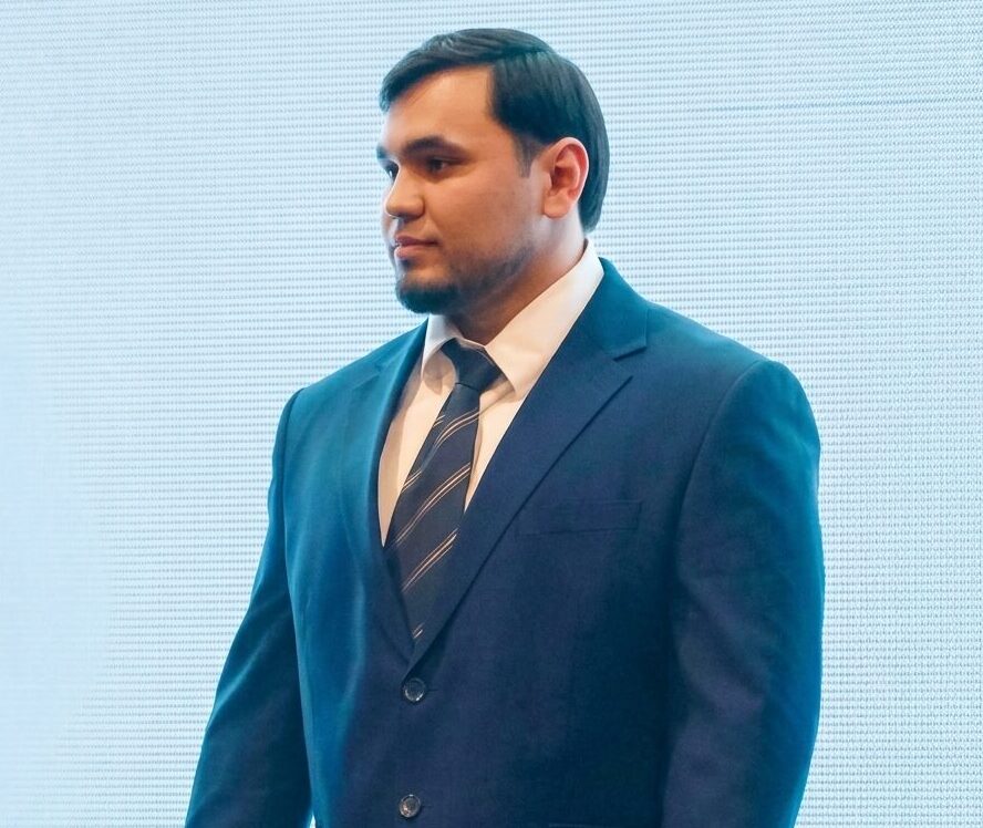 Davlat Artikov